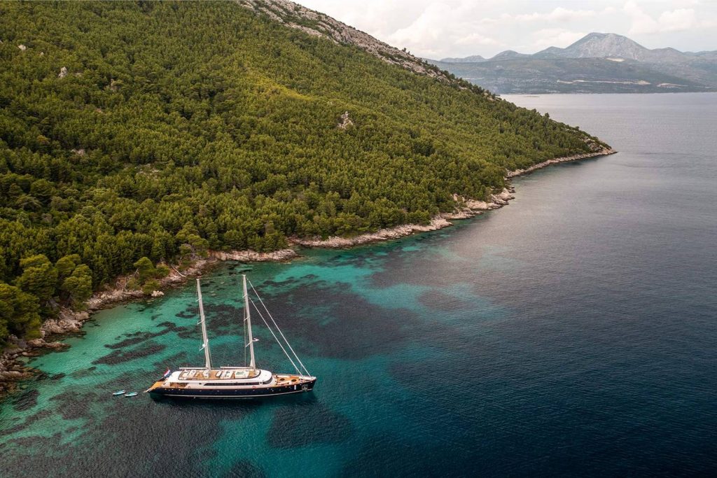 Nocturno – Luxury Sailing Yacht